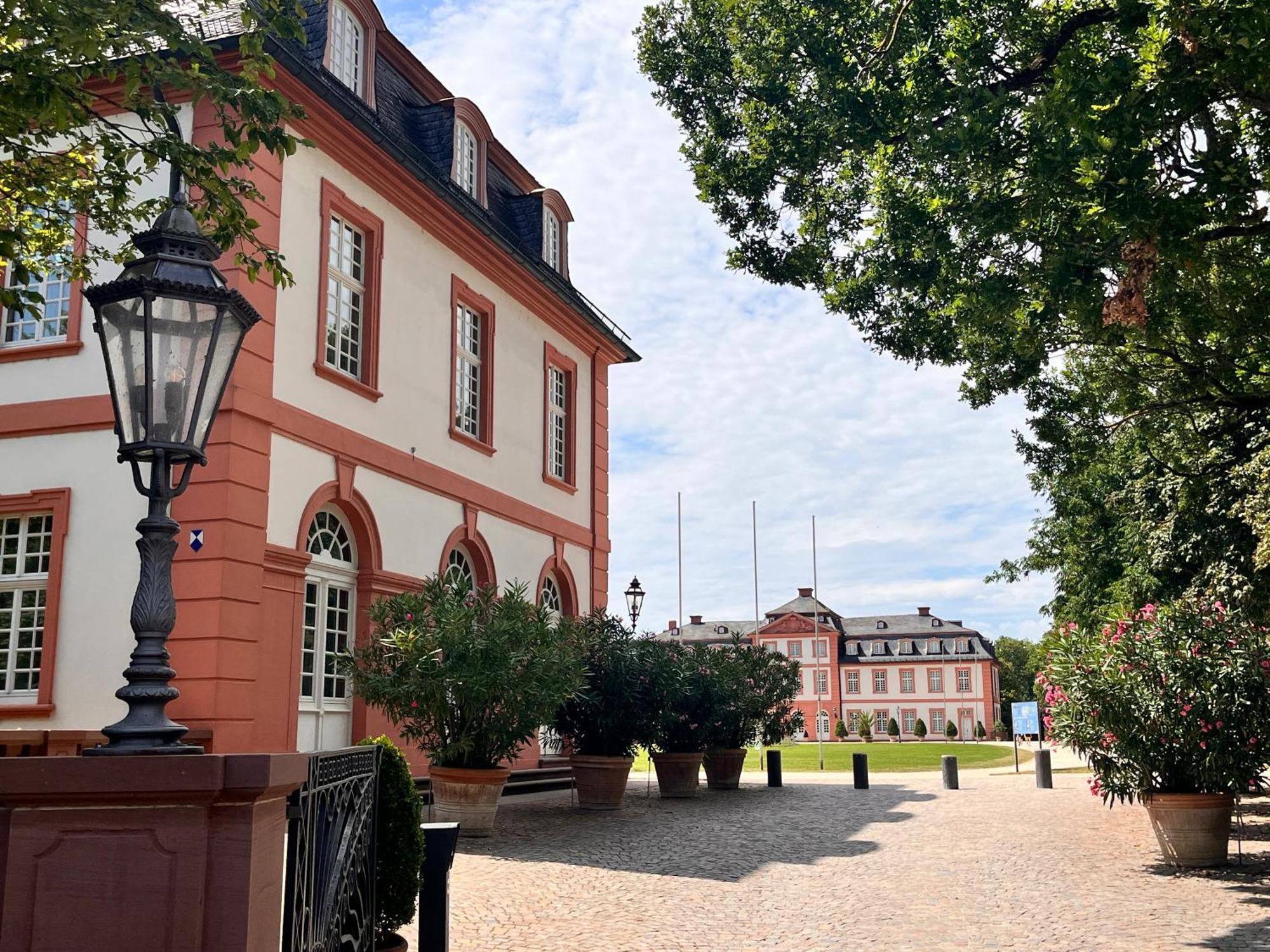 Am Schloss-park Biebrich Am Rhein Apartment *